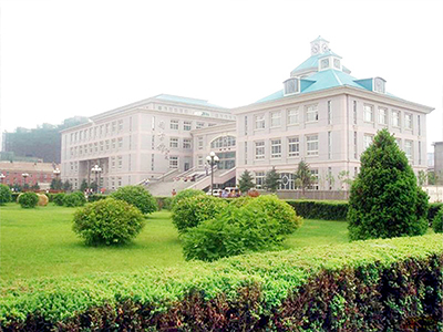 遼寧大（dà）學中小學校園（yuán）單位LED護眼教室燈/LED黑板燈/節能燈改造案例