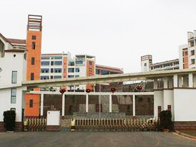 南寧大學中小學校園單（dān）位LED護眼教室（shì）燈/LED黑板燈/節能燈（dēng）改造案（àn）例