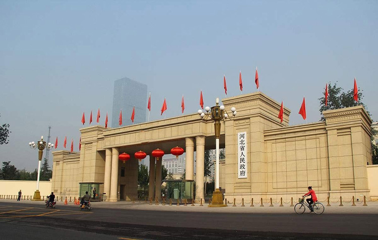 河北大學（xué）中小學校（xiào）園單位LED護眼教室（shì）燈/LED黑板燈/節能燈改造案例（lì）